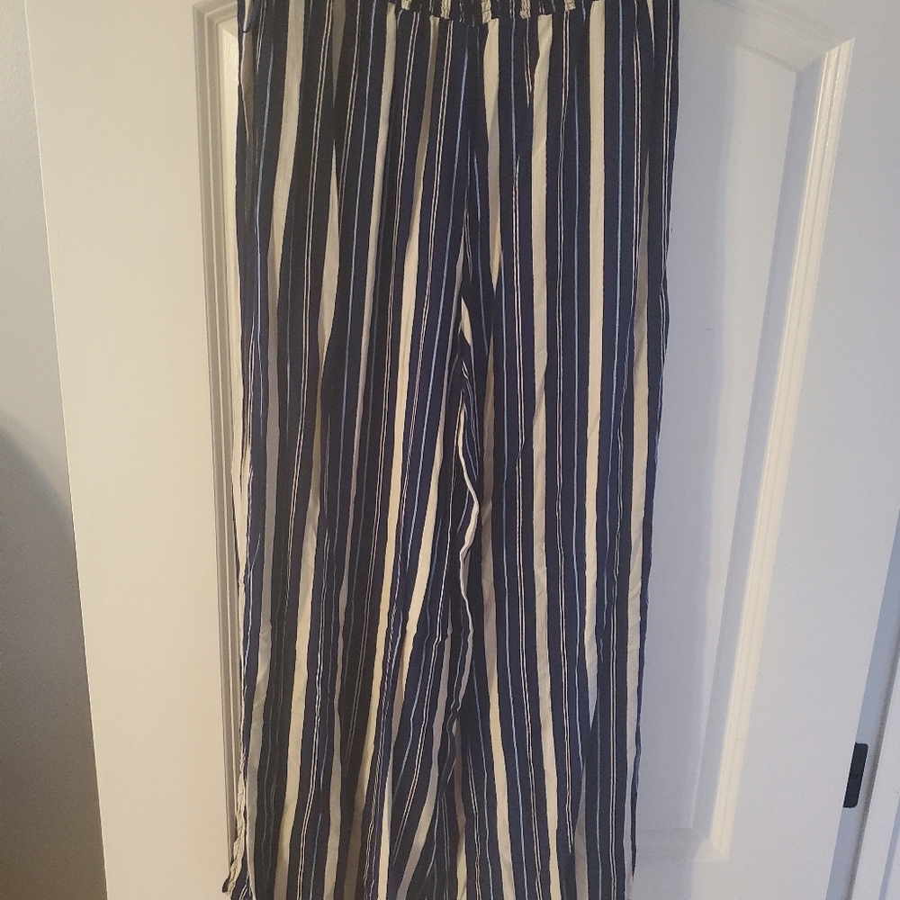 Blue white stripe Side slit at bottom belted palazzo pants - Picture 2 of 5